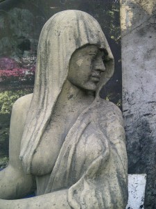 Lady at Dilsukhnagar - close-up